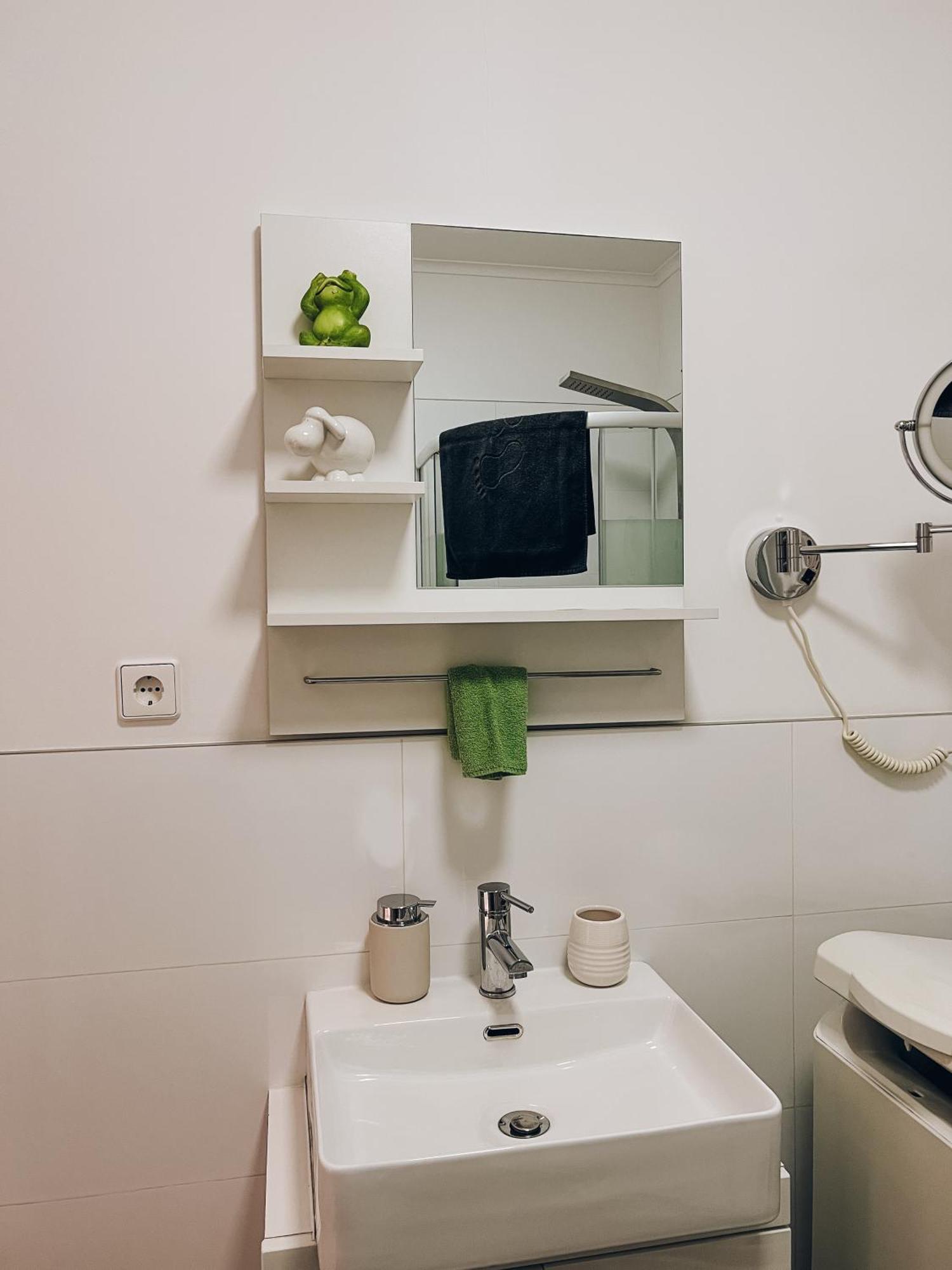 Neuwertiges Apartment Mit Kostenlose Privatparkplatz Auch Fuer Transporter Geeignet R1 Фрайберг-ам-Неккар Экстерьер фото